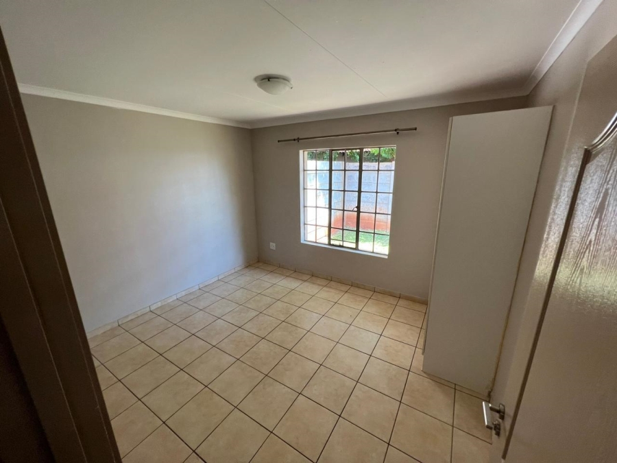 To Let 2 Bedroom Property for Rent in Melodie North West